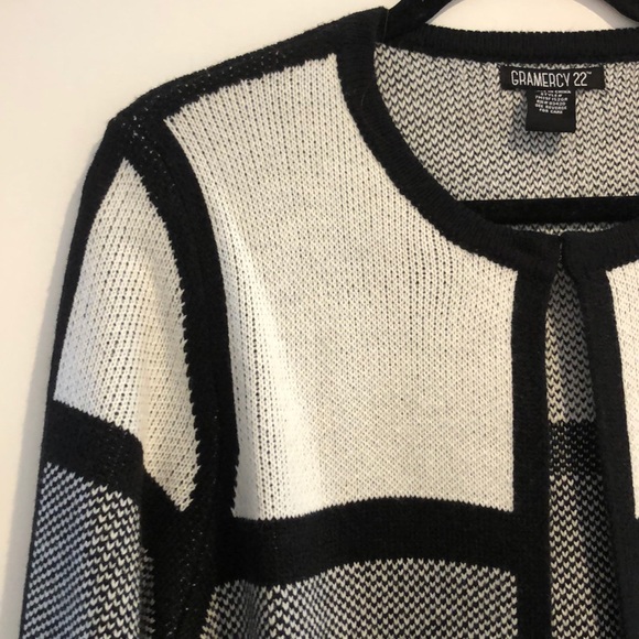 Gramercy 22 Sweater knit color block cardigan - Picture 2 of 3